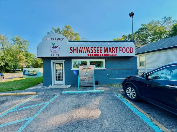 27105 Shiawassee RD, Southfield, MI 48033