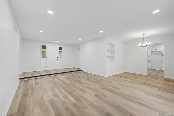 44150 S Umberland CIR, Canton Charter Township, MI 48187