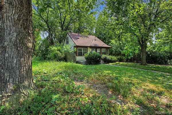 7434 Clayburn ST, Detroit, MI 48228