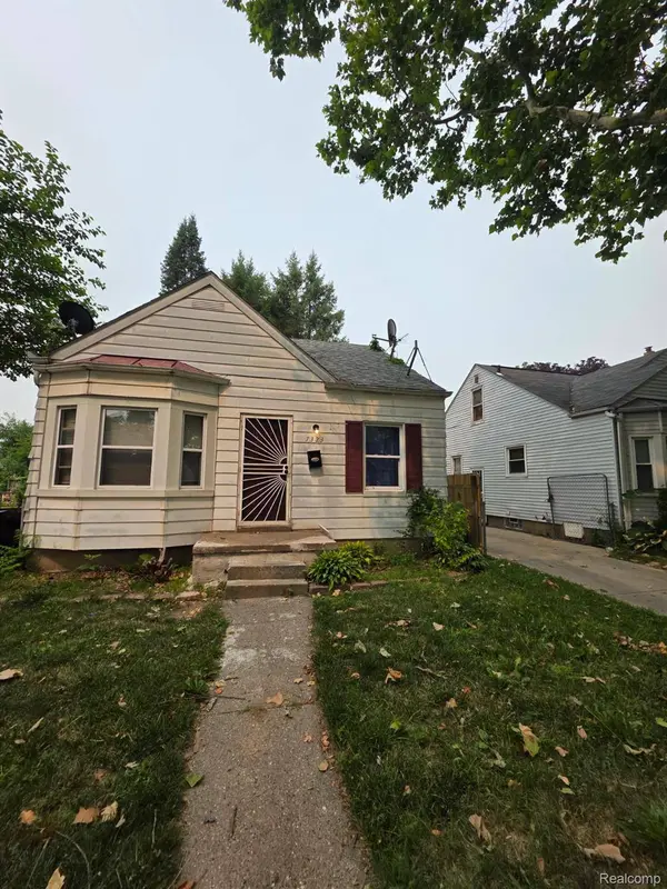 7323 Mettetal ST, Detroit, MI 48228