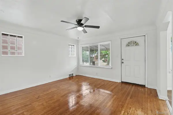 7611 Penrod ST, Detroit, MI 48228