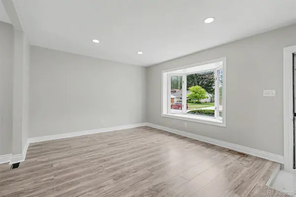 30026 Bock ST, Garden City, MI 48135
