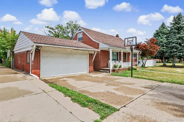 22722 Cobb ST, Dearborn, MI 48128