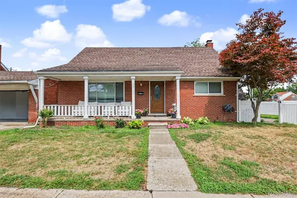 22722 Cobb ST, Dearborn, MI 48128