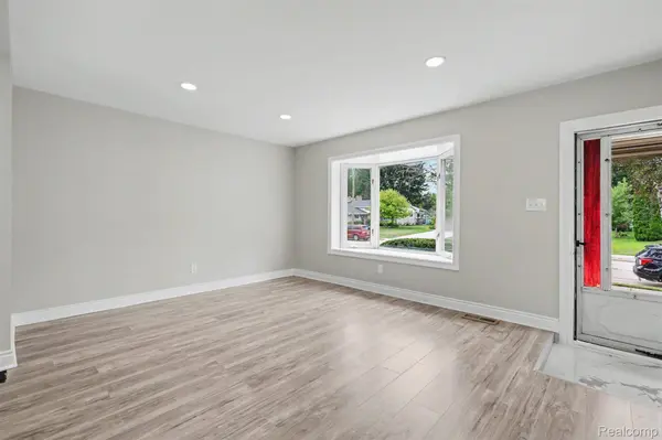 30026 Bock ST, Garden City, MI 48135