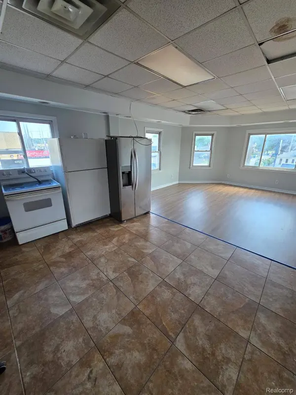 24304 W Warren ST, Dearborn Heights, MI 48127