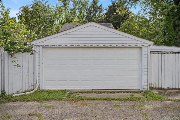 40 W Benson ST, Ecorse, MI 48229