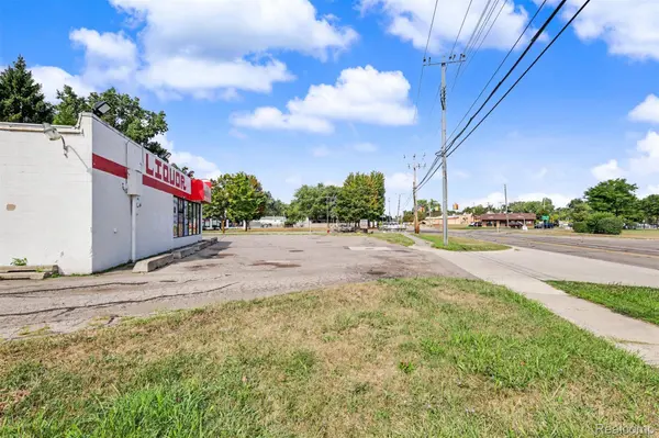 22200 MIddlebelt, Farmington Hills, MI 48336