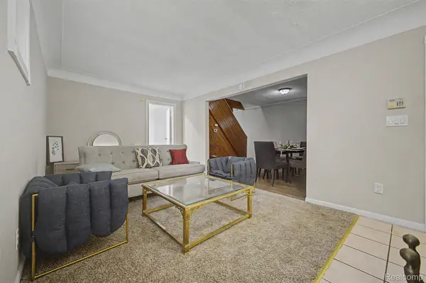 40 W Benson ST, Ecorse, MI 48229