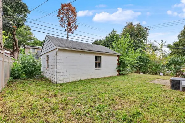 3365 Linden ST, Dearborn, MI 48124