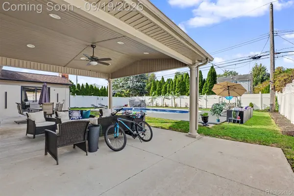 26356 Simone ST, Dearborn Heights, MI 48127