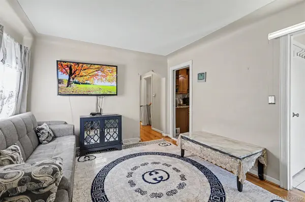 1817 Drexel ST, Dearborn, MI 48128