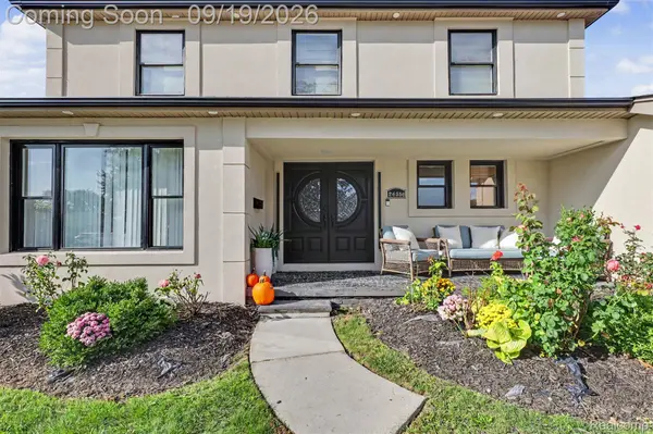 26356 Simone ST, Dearborn Heights, MI 48127