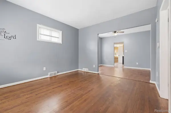 23823 Piper AVE, Eastpointe, MI 48021