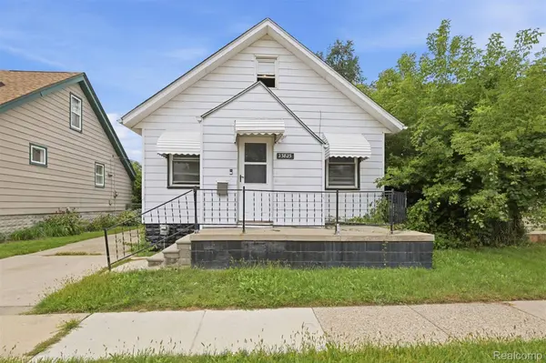 23823 Piper AVE, Eastpointe, MI 48021