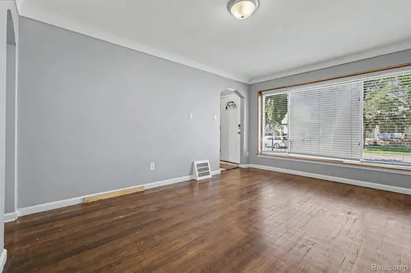 6436 Grandville AVE, Detroit, MI 48228