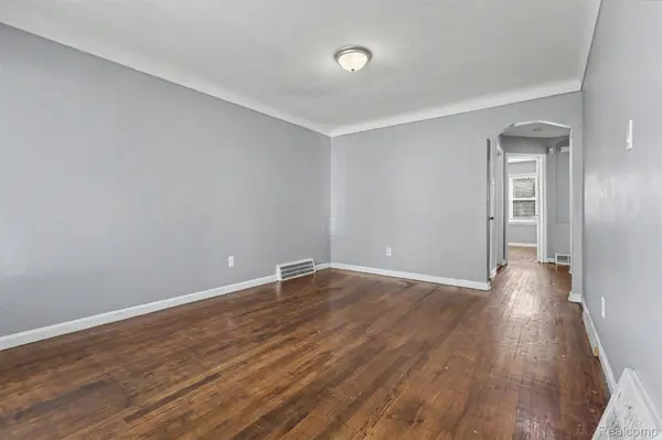 6436 Grandville AVE, Detroit, MI 48228