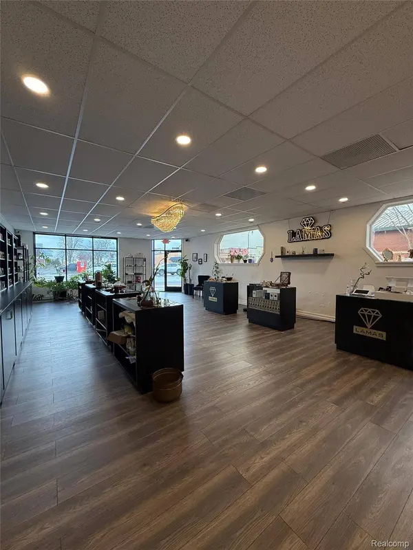 15301 W Warren AVE, Dearborn, MI 48126