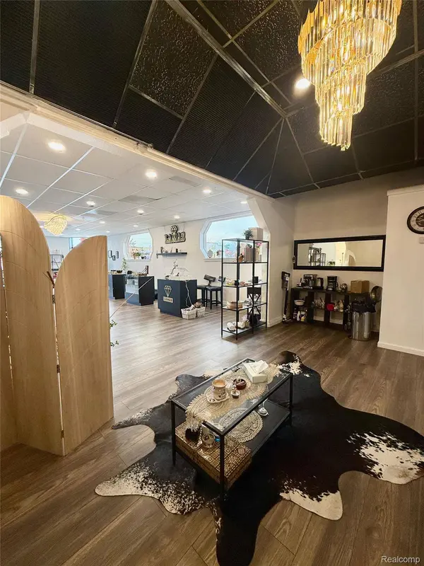 15301 W Warren AVE, Dearborn, MI 48126