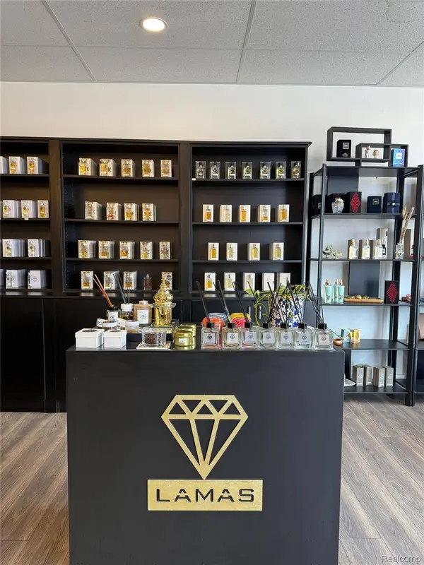 15301 W Warren AVE, Dearborn, MI 48126