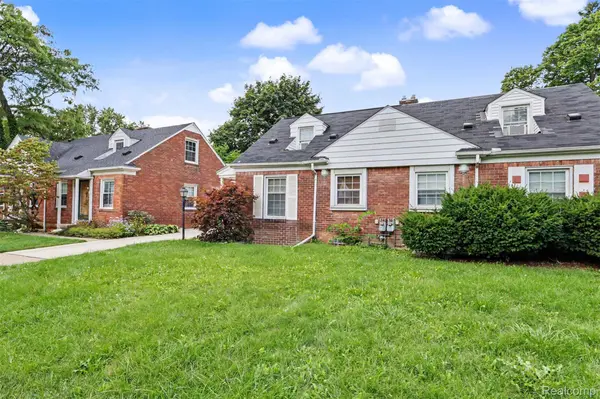 5 Carlton LN, Dearborn, MI 48120