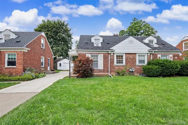5 Carlton LN, Dearborn, MI 48120
