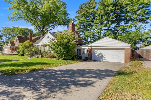 6821 N Lafayette ST, Dearborn Heights, MI 48127