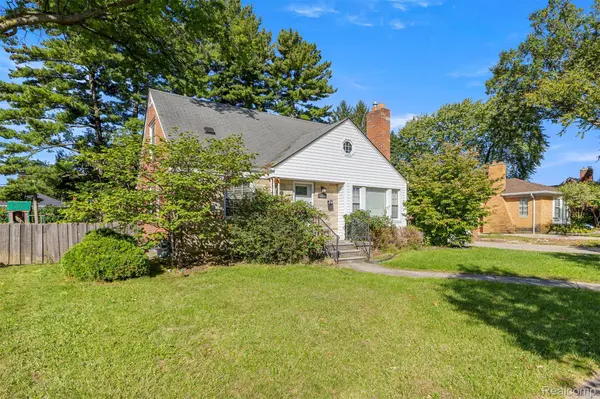 6821 N Lafayette ST, Dearborn Heights, MI 48127