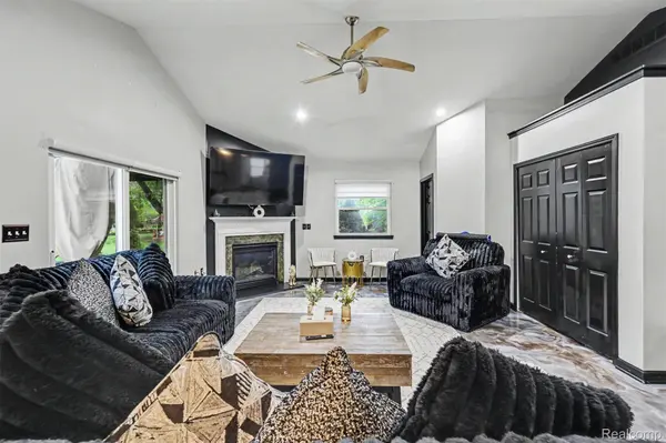 32144 Warren RD, Westland, MI 48185