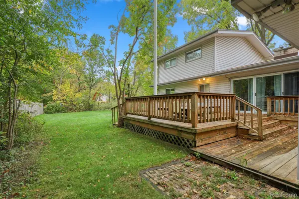 680 Colebrook DR, Troy, MI 48083