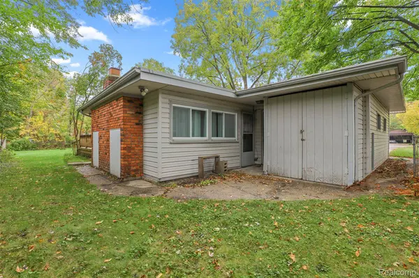 680 Colebrook DR, Troy, MI 48083