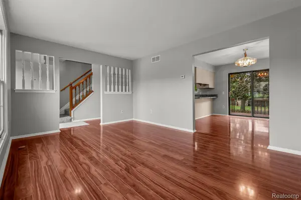 1950 Andover DR, Superior Charter Township, MI 48198