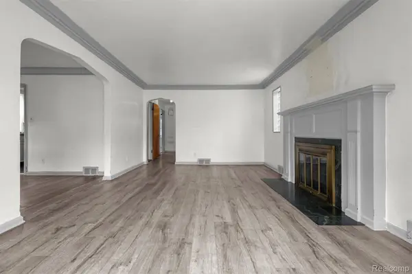 5825 Oakman BLVD, Dearborn, MI 48126