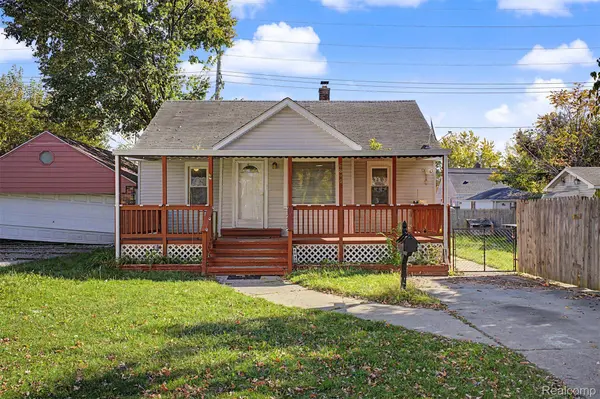 6890 Greenview AVE