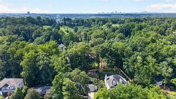 70 Bonnie LN, Sandy Springs, GA 30328