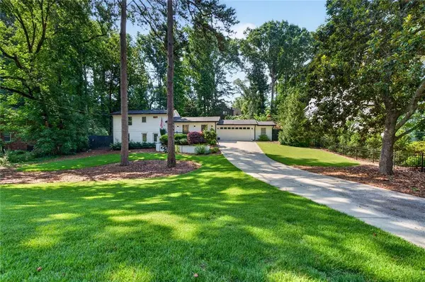 70 Bonnie LN, Sandy Springs, GA 30328