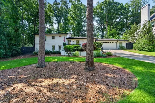 70 Bonnie LN, Sandy Springs, GA 30328