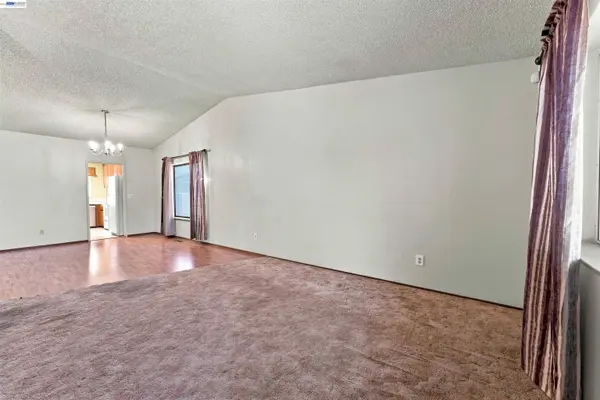 827 Yosemite Way, Suisun City, CA 94585