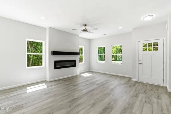 801 Lakeside Avenue, Burlington, NC 27217