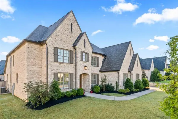 1592 Exmoor Ln, Collierville, TN 38017-2095