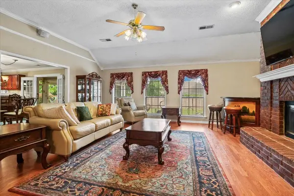 1320 Wolf Lair Dr, Collierville, TN 38017-8648