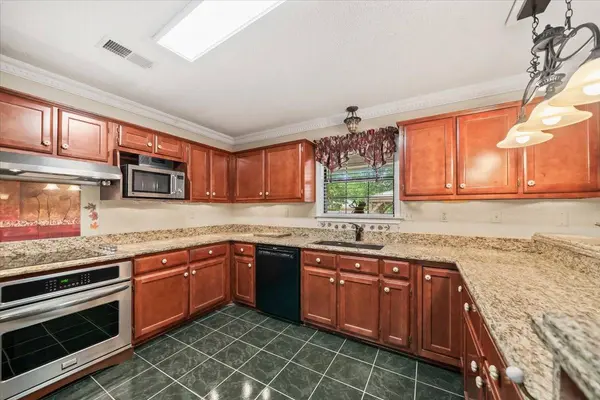 1320 Wolf Lair Dr, Collierville, TN 38017-8648