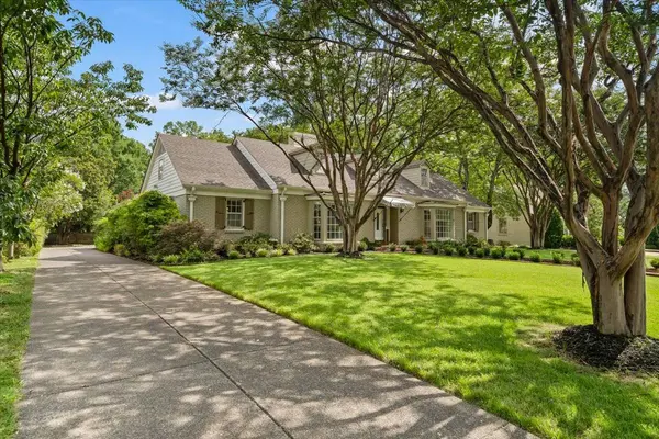 5450 Walnut Grove Rd, Memphis, TN 38120-1933