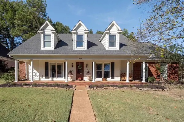 1005 Tara Woods Dr, Collierville, TN 38017-6162
