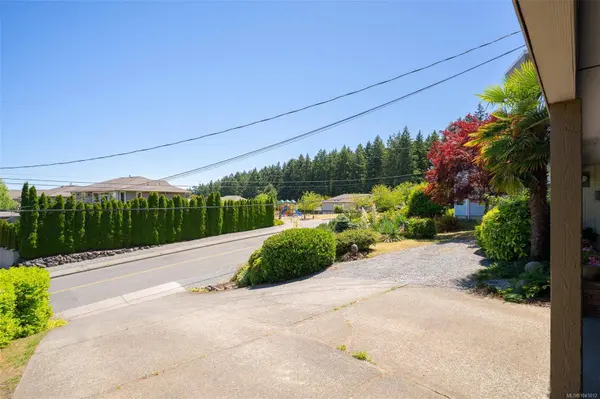 375 Cariboo Dr, Nanaimo, BC V9R 6A4