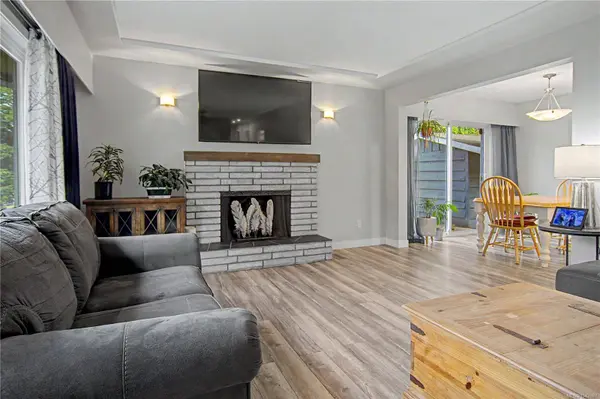 159 Roberta Rd, Nanaimo, BC V9X 1A1