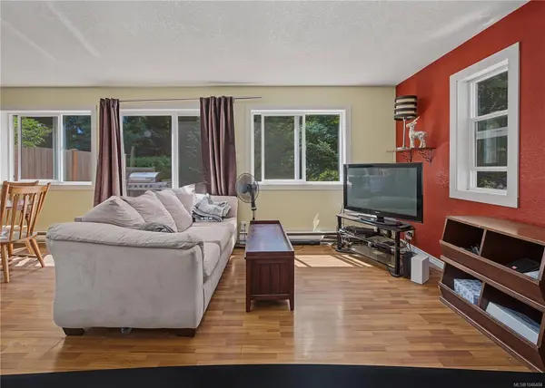 5140 Carol Pl ##2, Nanaimo, BC V9T 5Z3