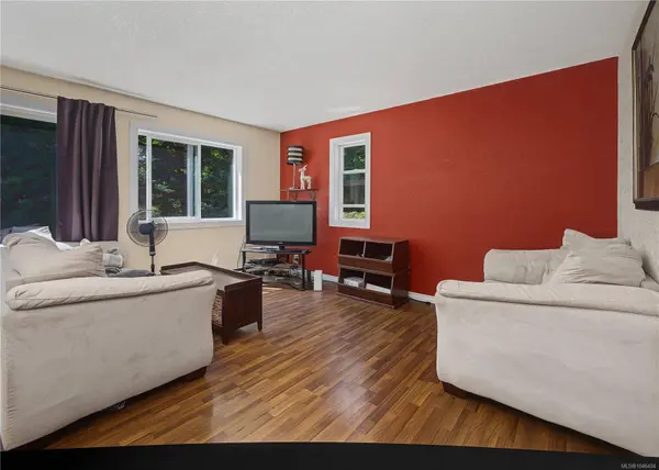5140 Carol Pl ##2, Nanaimo, BC V9T 5Z3
