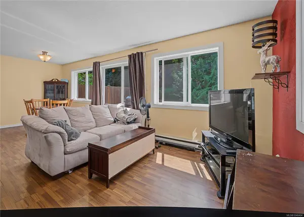 5140 Carol Pl ##2, Nanaimo, BC V9T 5Z3