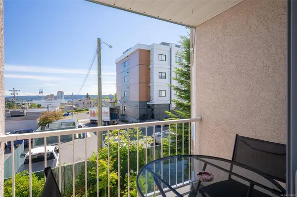 240 Milton St ##305, Nanaimo, BC V9R 2K6